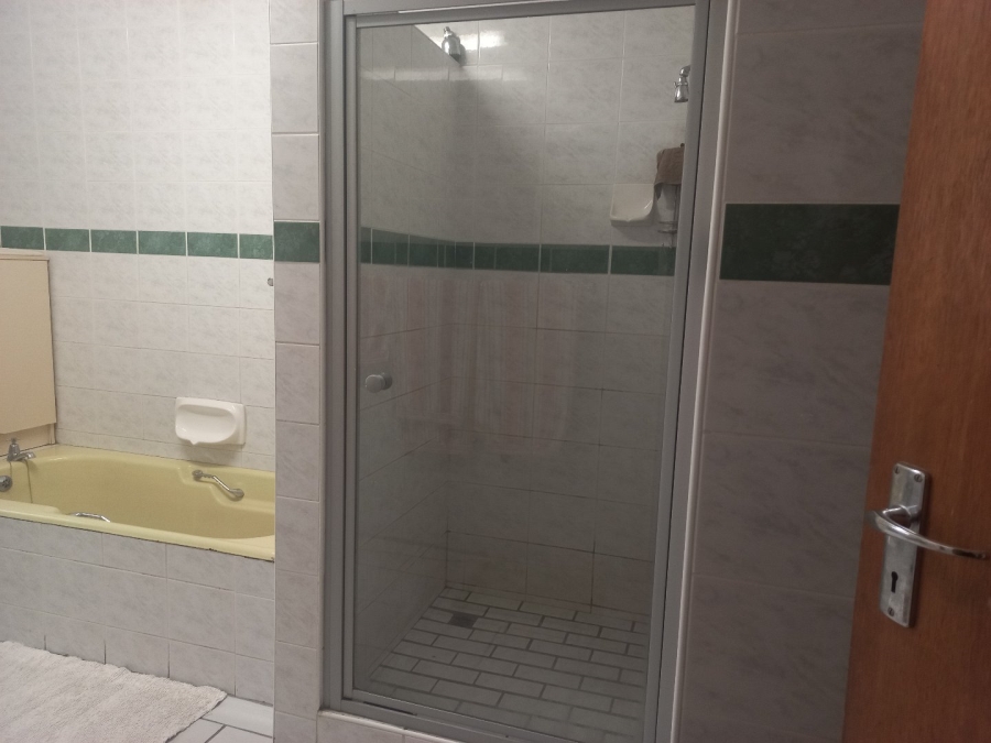 3 Bedroom Property for Sale in Charlesville Western Cape